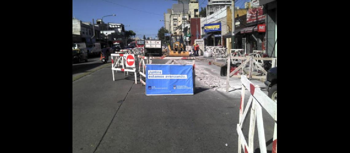 Construyen un aliviador y mejoran el servicio cloacal en Banfield Este