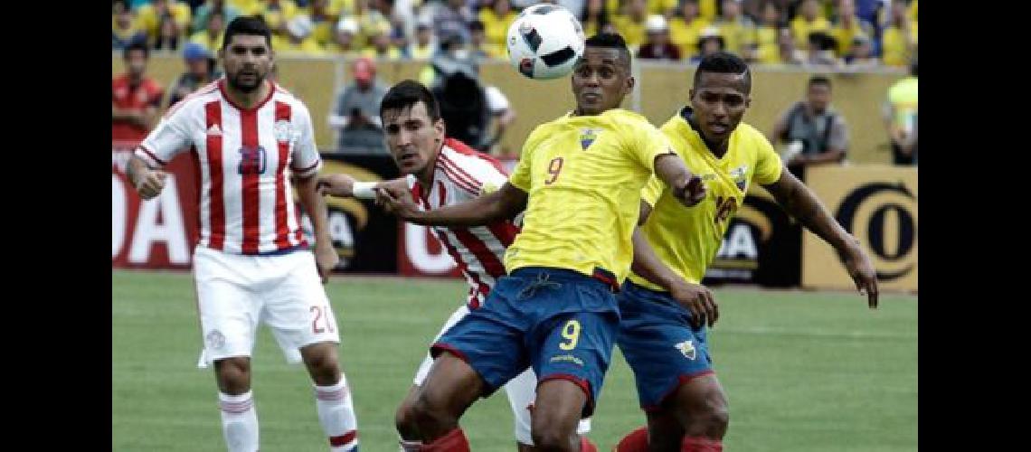Ecuador enfrenta a Paraguay en un entretenido duelo