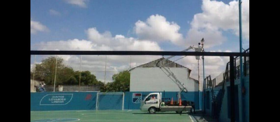 Instalan luces LED en clubes de barrio