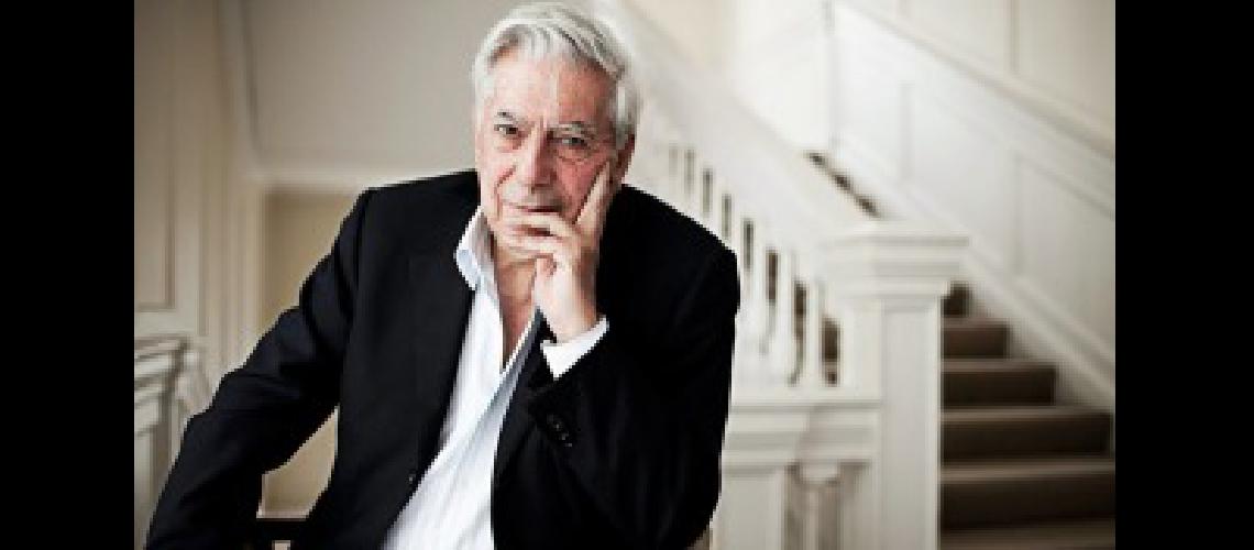 El Nobel peruano Vargas Llosa celebroacute sus 81 antildeos con la donacioacuten de miles de libros