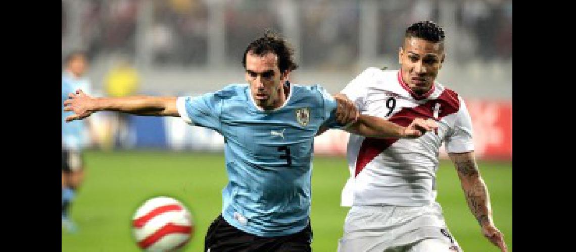 Peruacute le sumoacute la segunda derrota seguida a Uruguay