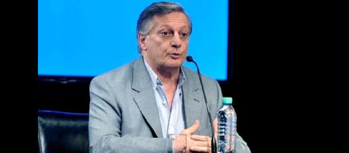 Aranguren daraacute a conocer el nuevo cuadro tarifario del gas que regiraacute a partir de abril