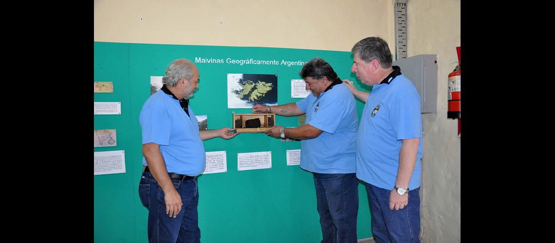 Homenajean a los caiacutedos en la Guerra de Malvinas