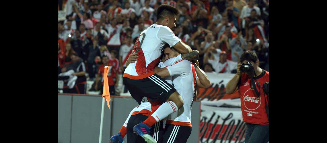 River vencioacute a Godoy Cruz y sigue en la conversacioacuten