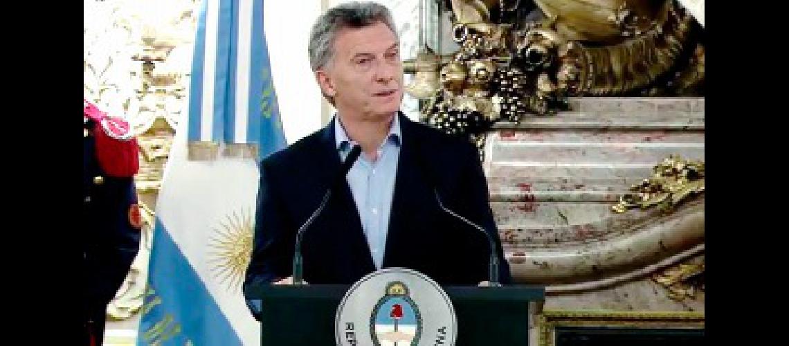 Macri dijo que el paro no ayuda en nada a los trabajadores pero que respeta la decisioacuten