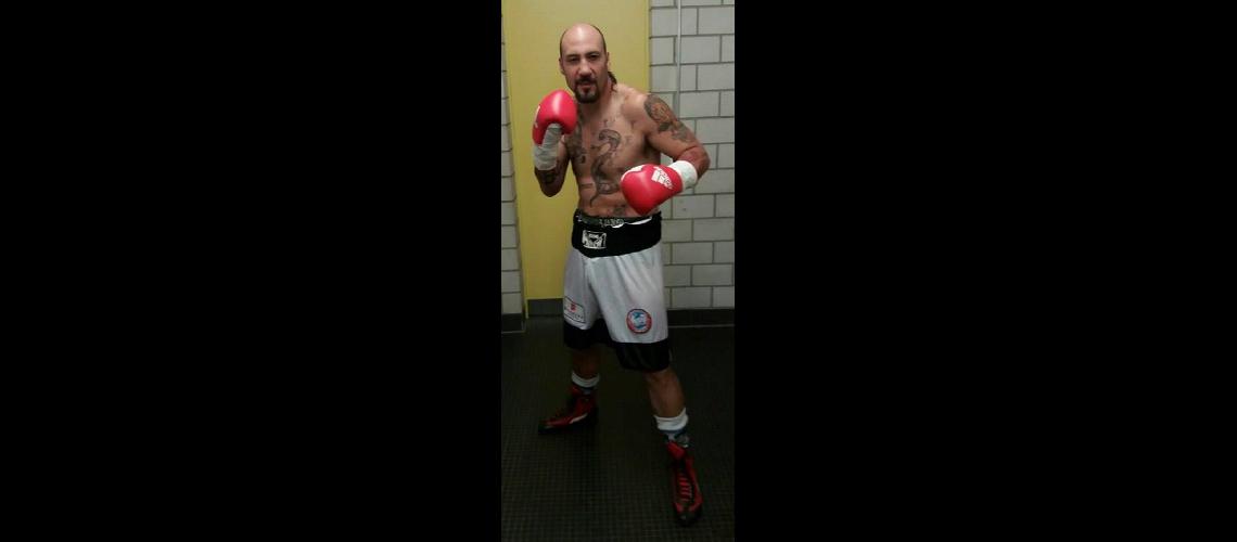 Sanabria dejoacute todo en el ring pero no alcanzoacute para traer el tiacutetulo WBU