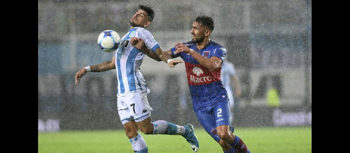 Racing - Tigre se suspendioacute por la intensa lluvia