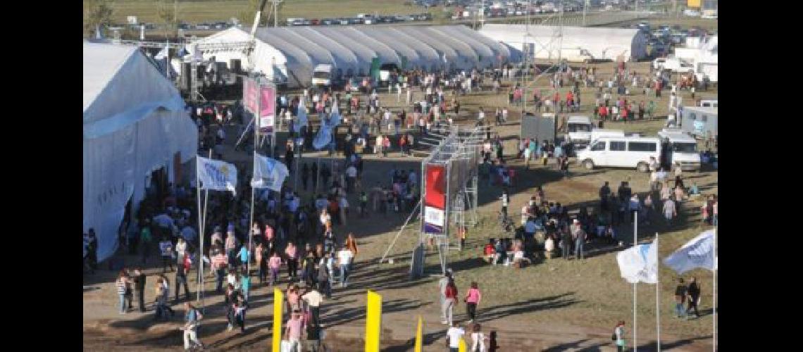 Con maacutes de 50 mil visitantes cerroacute la muestra industrial y comercial Expo Pymes