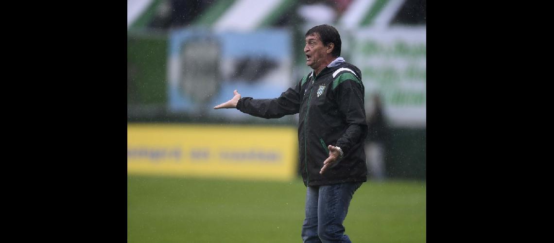 Falcioni disgustado por la derrota ante Godoy Cruz