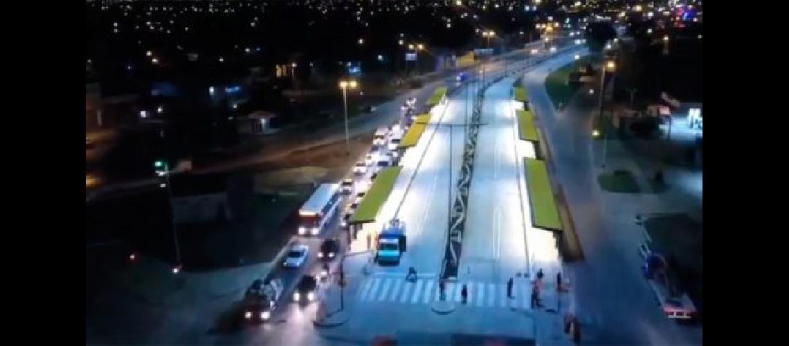 Macri mostroacute los avances en las obras del Metrobus que recorreraacute el partido de La Matanza