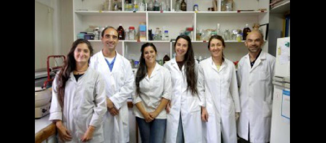 Presentan en Bariloche la primera cerveza 100-en-porciento- argentina