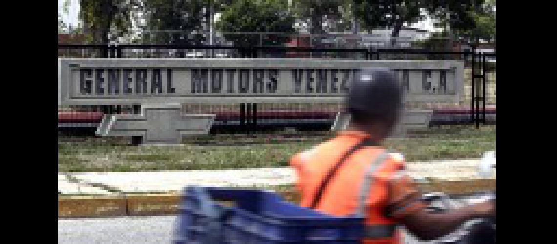 General Motors despidioacute a casi 2700 empleados tras anunciar su cierre en el paiacutes
