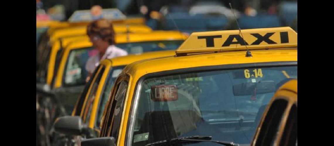 Con 2000 taxistas registrados comenzoacute a funcionar la aplicacioacuten BA Taxi