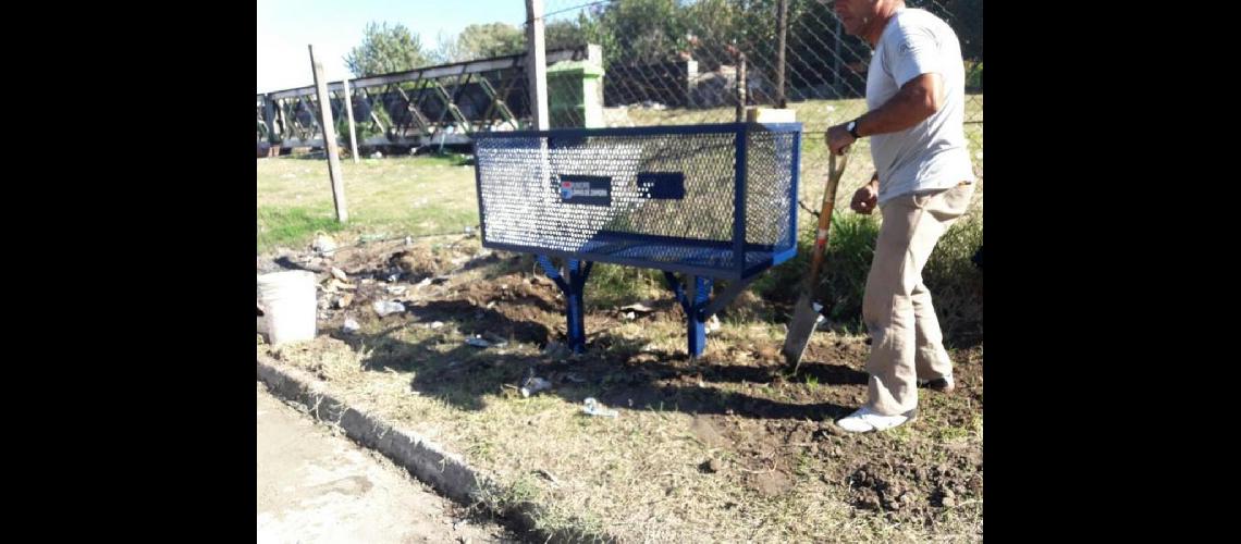 Ponen nuevos cestos a pedido de la gente