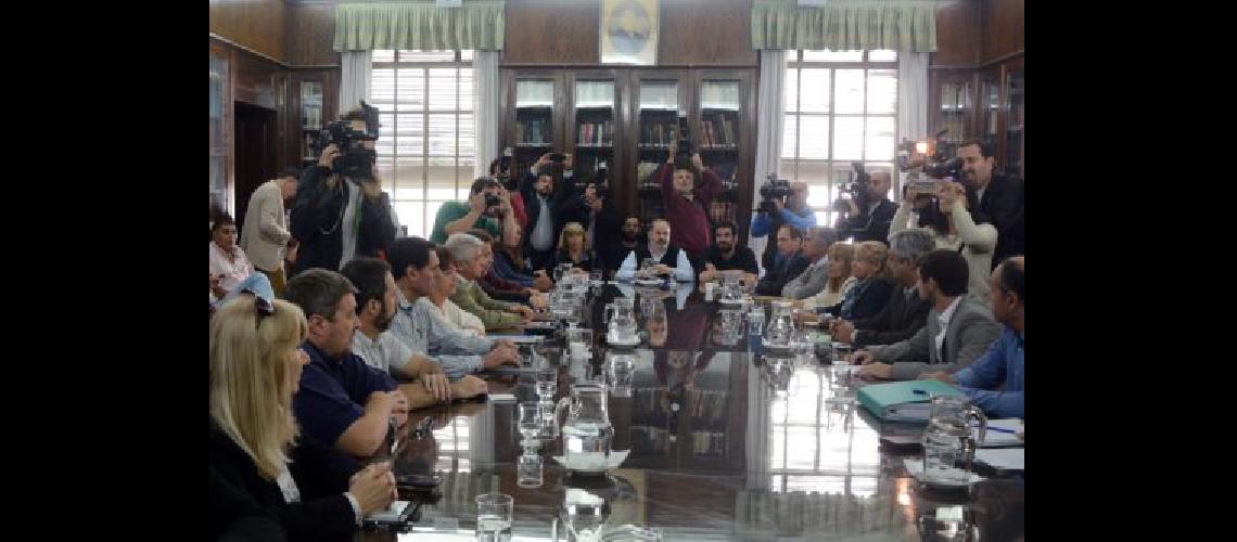 Provincia- la negociacioacuten con los docentes sigue estancada