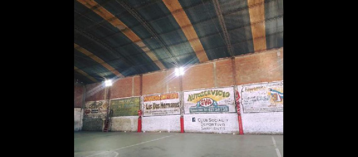 Extienden el plan de reconversioacuten lumiacutenica en entidades de Lomas