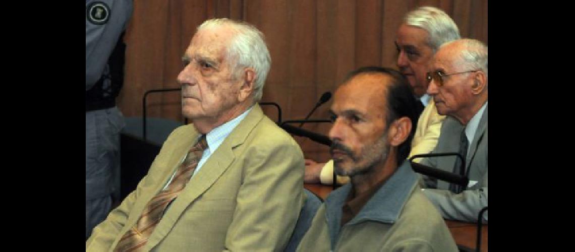 Repudio frente al beneficio del 2x1 que recibioacute el represor Luis Muintildea