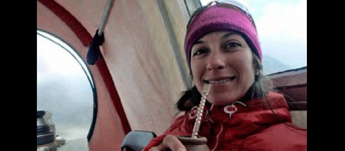 Rescataron a la argentina varada en una montantildea de Canadaacute