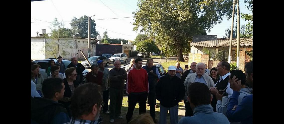 Encuentro con los vecinos de San Joseacute