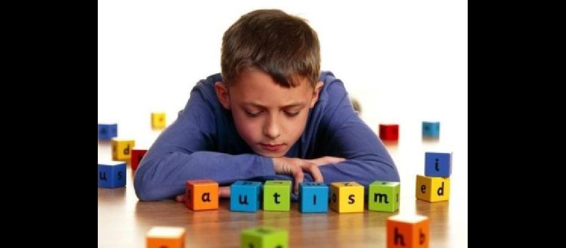 Diferente una joven escritora noveloacute la vida de un nintildeo con autismo