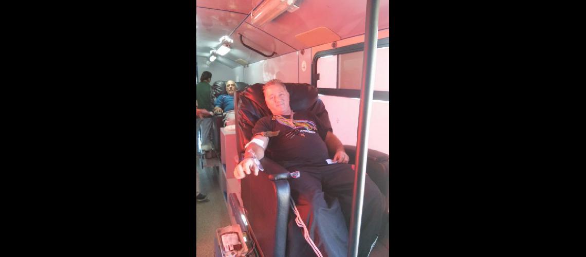 Maacutes de 50 donantes en la deacutecima colecta de sangre en el Finky