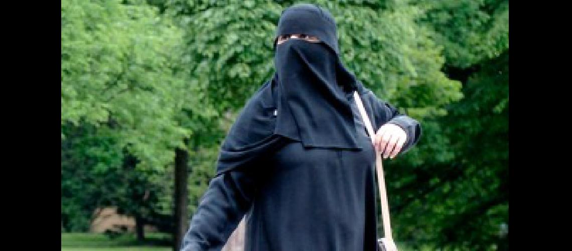 Human Rights pide eliminar las normas discriminatorias contra la mujer
