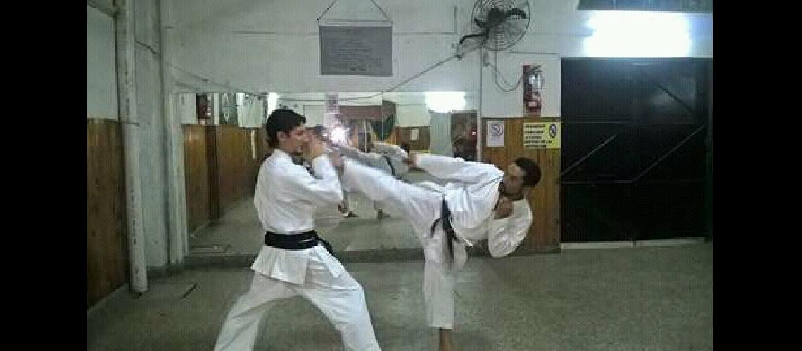 Piden colaboracioacuten para llevar a chicos a un torneo de karate