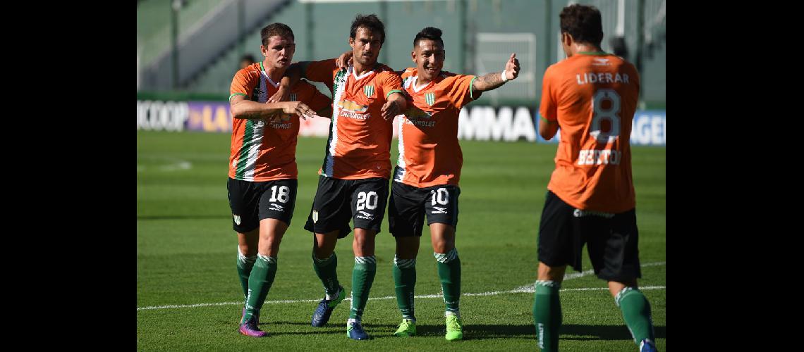 Banfield y Lanuacutes se ven las caras en el Claacutesico del Sur