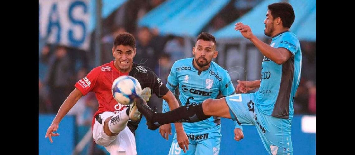 Coloacuten cortoacute su racha positiva frente a Temperley
