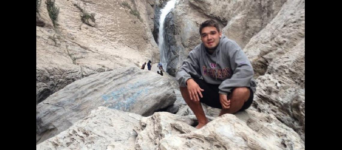 Buscan al joven que se perdioacute en Peruacute