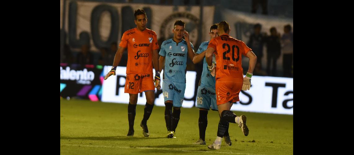 Matiacuteas Ibaacutentildeez se pierde lo que resta del campeonato