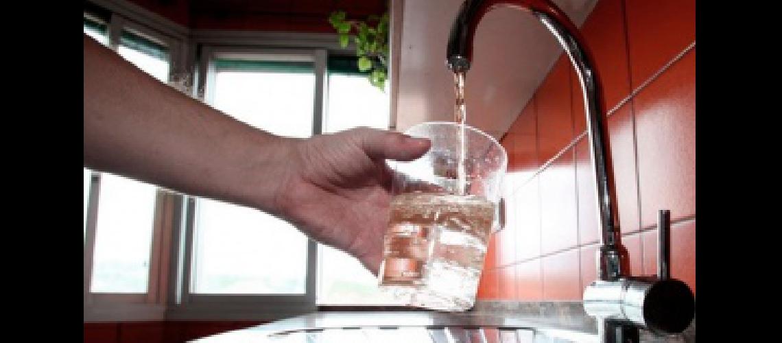 El 207-en-porciento- del agua que se consume estaacute contaminada