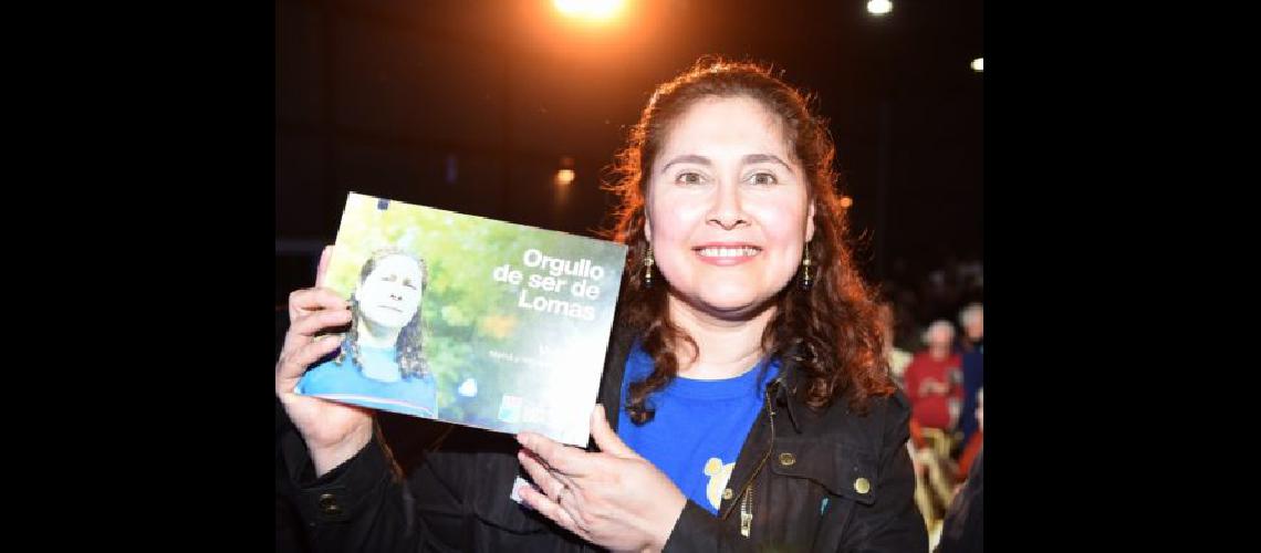 Reconocieron a 20 vecinos por su destacada labor en distintas aacutereas