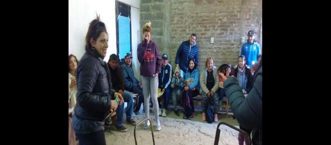 Capacitan a referentes del Programa Primeros Antildeos