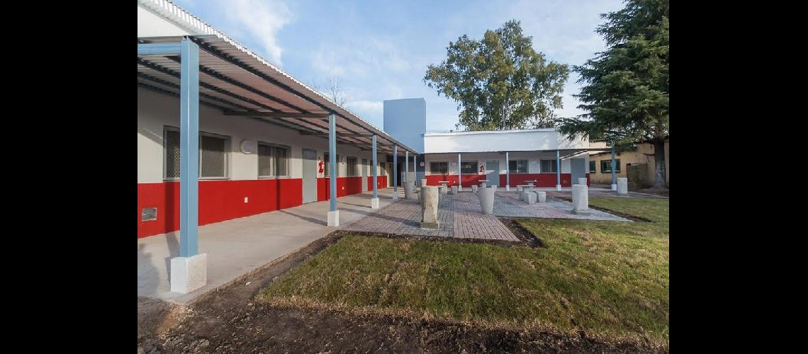 Terminaron las obras de la nueva Escuela de Policiacutea Local de Lanuacutes