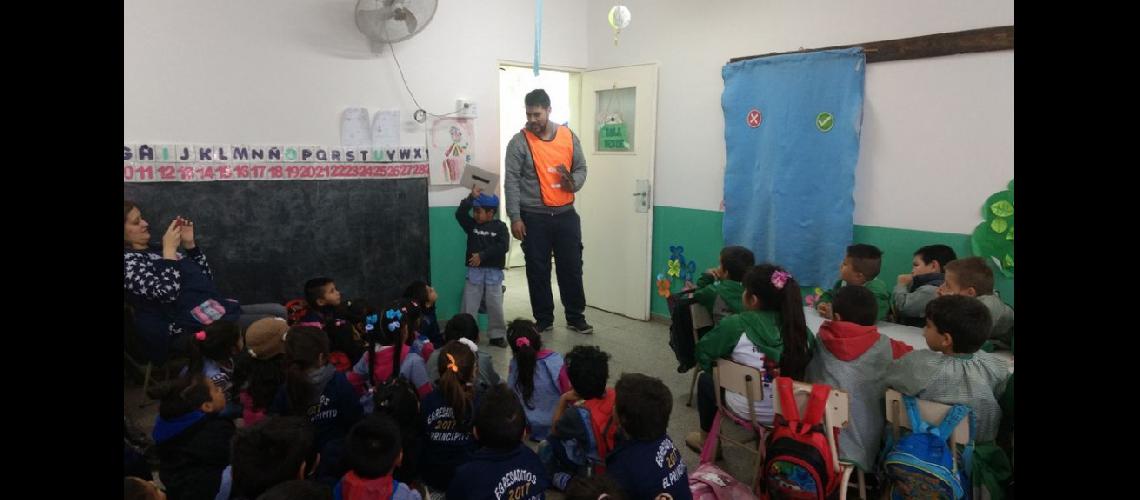 Siguen las acciones contra el dengue en todas las escuelas