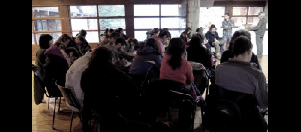 Comienza en Bariloche un programa nacional de entrenamiento laboral para joacutevenes