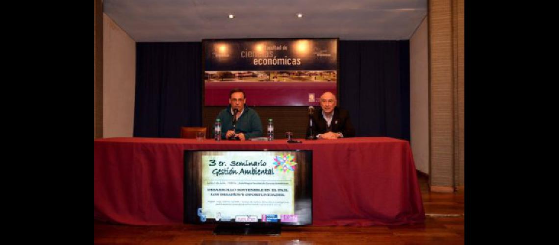 Un seminario para concientizar sobre el medio ambiente