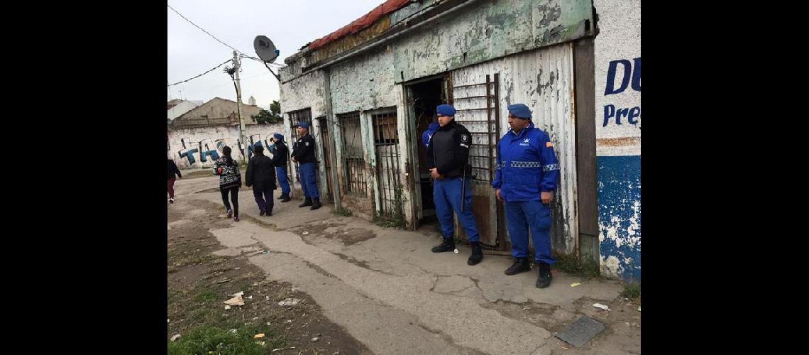 Lomas- clausuran locales que funcionan de manera ilegal