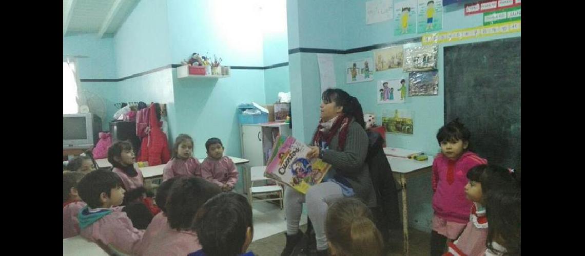 Un proyecto literario reuacutene a cientos de nenes de Lomas