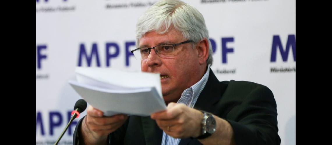 El fiscal general prepara su denuncia penal contra Temer