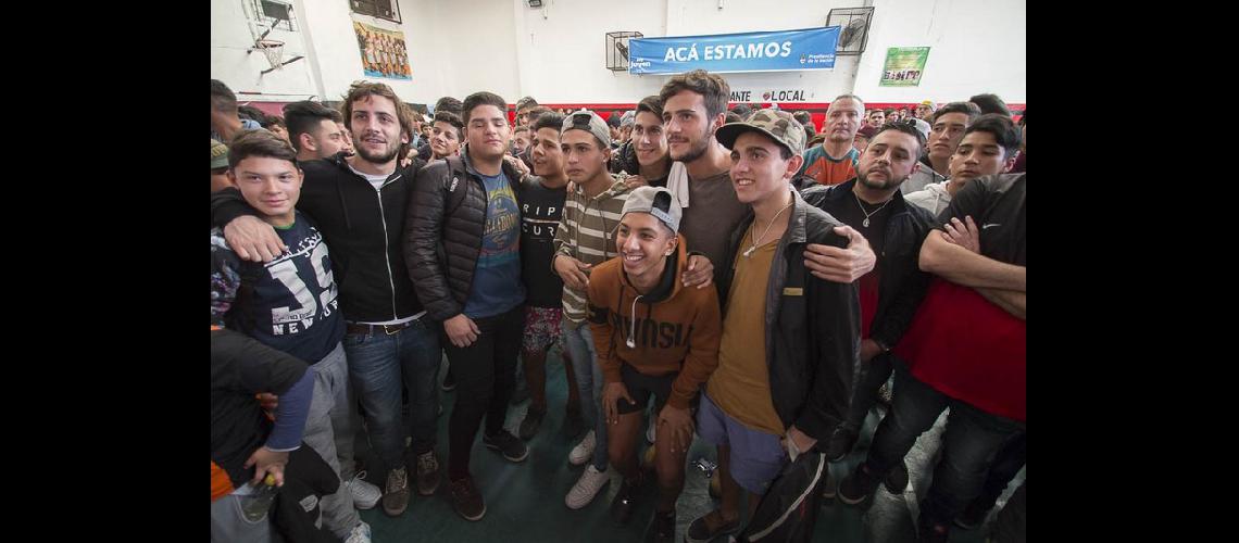 Se lanzoacute la Liga Lanusense de Fuacutetbol