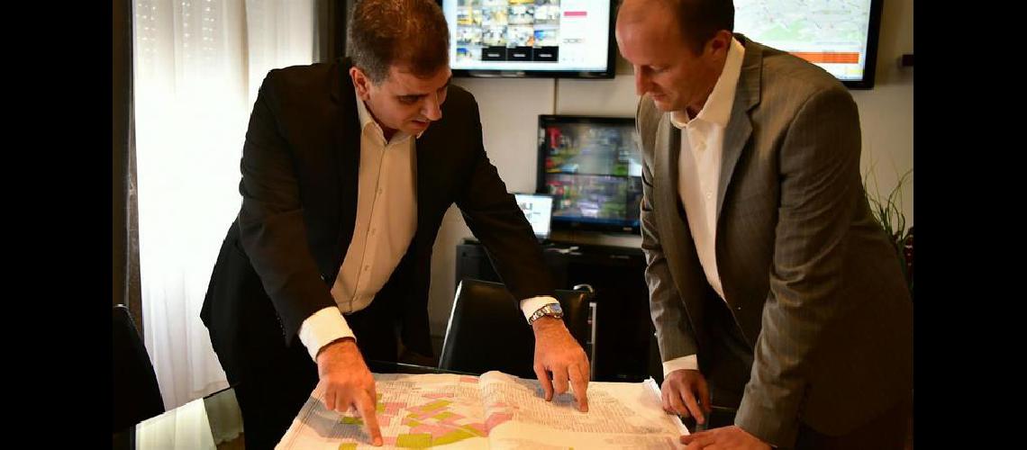 Martiacuten acordoacute con Ritondo la llegada de moacuteviles y efectivos