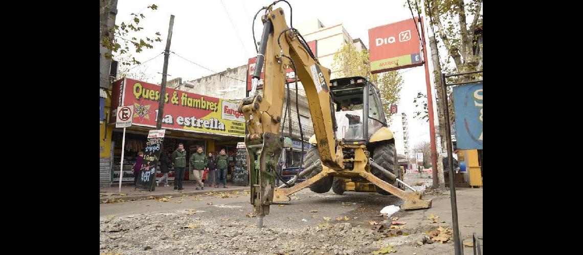 Nuevo pavimento en Vicente Loacutepez