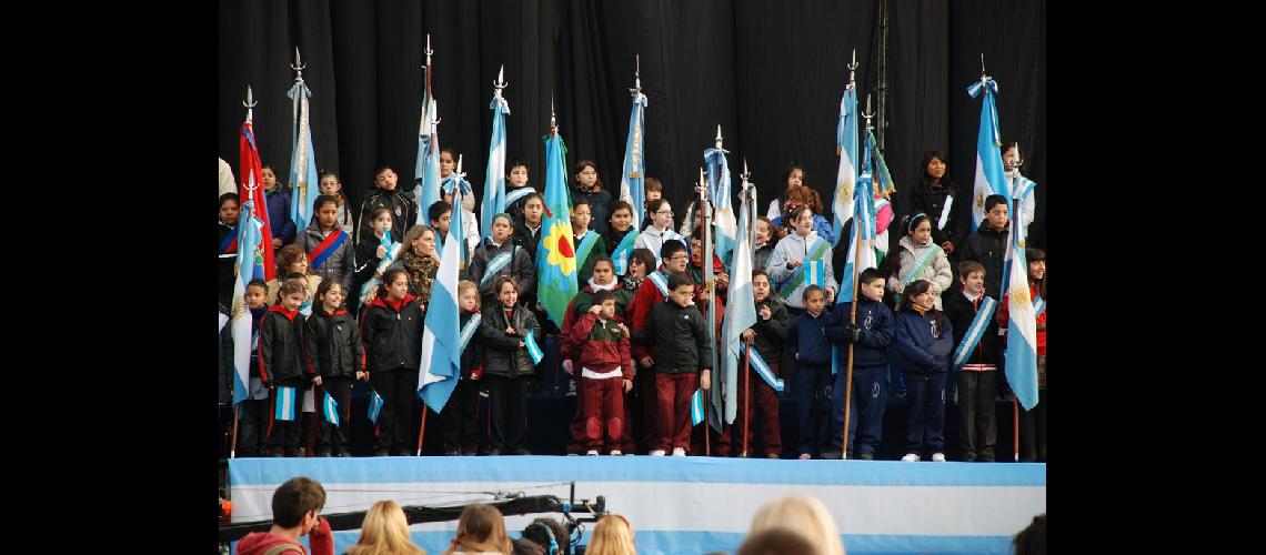 Los nenes le juran hoy a la Bandera