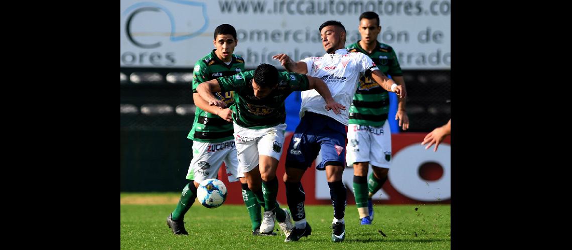 Sobre el final Los Andes se quedoacute con las manos vaciacuteas