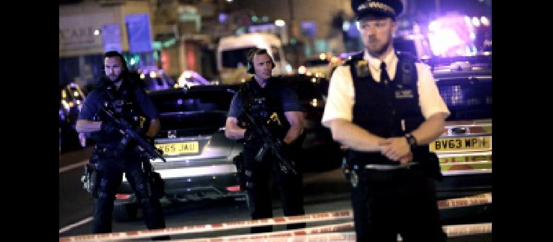 Seis policiacuteas heridos en una protesta por la muerte de un hombre en Londres