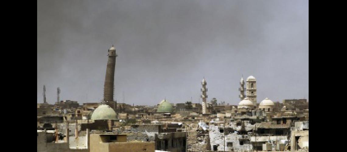 Fuerzas oficiales toman la mezquita donde nacioacute el califato del EI