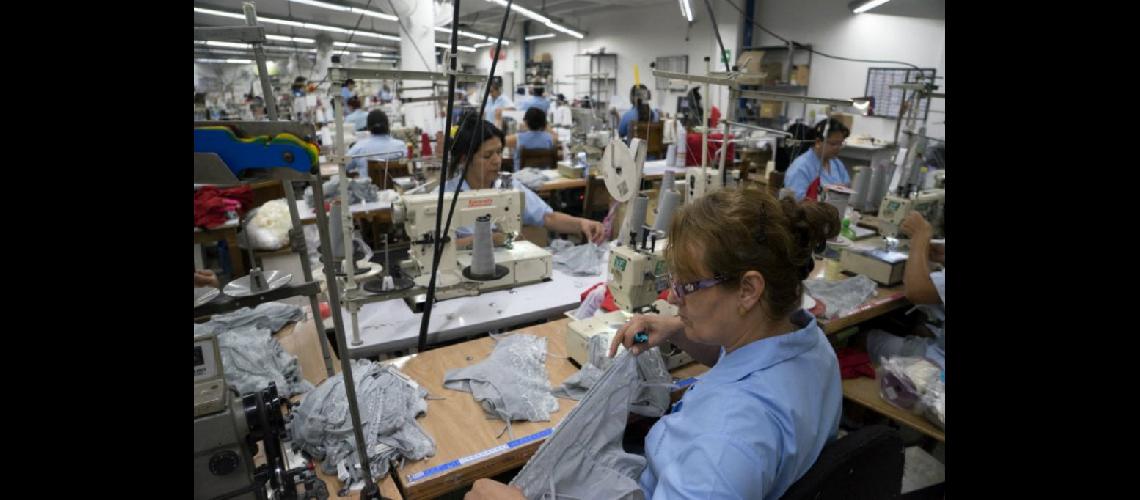 La industria perdioacute unos 41600 empleos