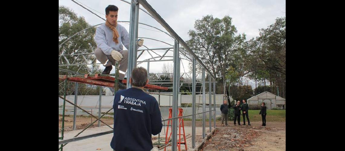 Emajea continuacutea sumando aulas para talleres